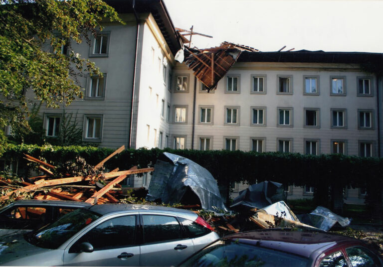 2004 - Neurje na Bledu in v Vili Bled